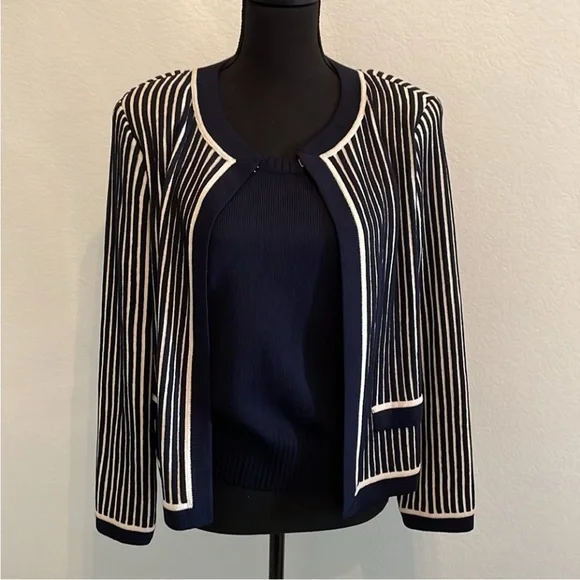 St.John Twin Set Navy/ white Wool Blend Cardigan / Vest size M - Picture 2 of 16